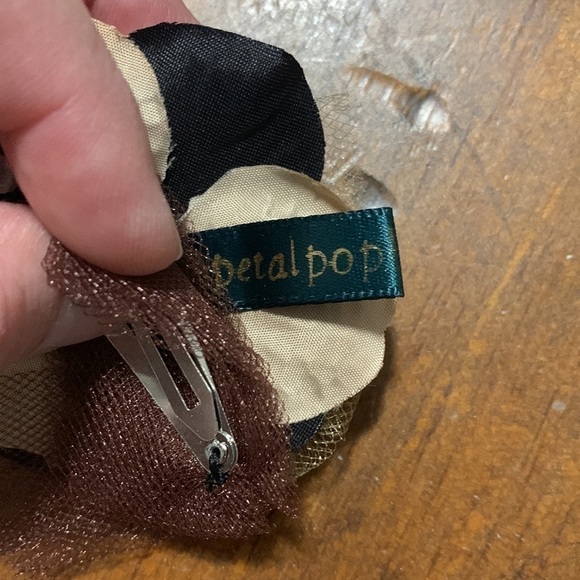 Petal Pop by Miss Janet 100% hand-stitched floral hair, hat or lapel accessory - Picture 3 of 5